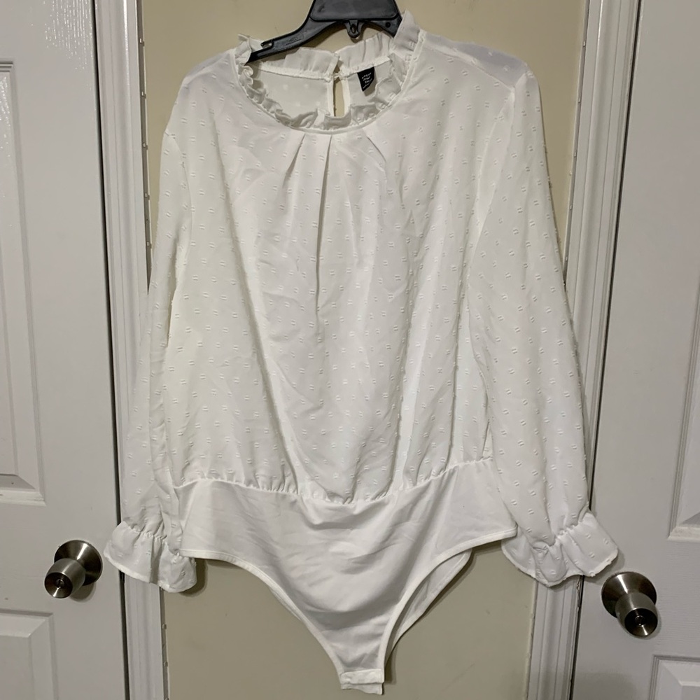 SHEIN Ivory Long Sleeve Bodysuit